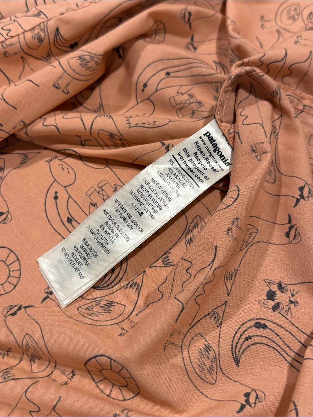 Patagonia Peach Short-Sleeve Button-Down Shirt with Graphic Print - Picture 4 of 4